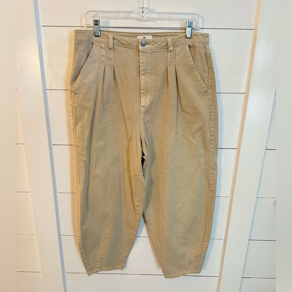 BP Woman Tan high rise tapered bohemian casual pleated barrel jean 31 - Picture 1 of 11
